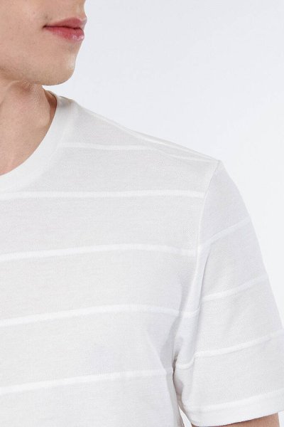 BİSİKLET YAKA TİŞÖRT Kırık Beyaz