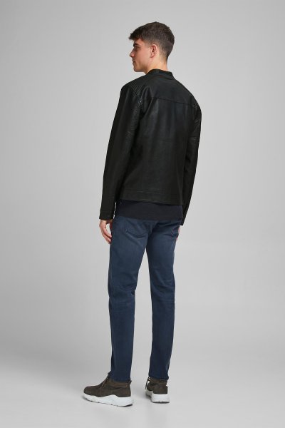 JJeWarner Mont 12182461