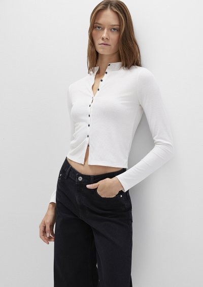 ÖNÜ DÜĞMELİ MODELLİ PENYE Kırık Beyaz