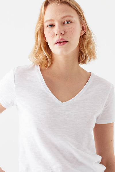 BASIC V YAKA PENYE Beyaz