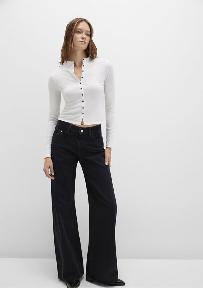 ÖNÜ DÜĞMELİ MODELLİ PENYE Kırık Beyaz